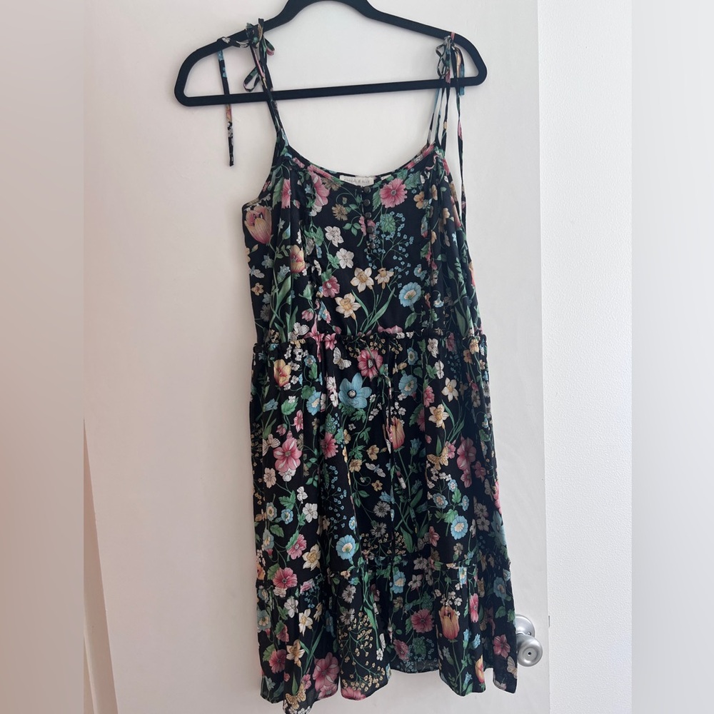 Kimchi & Blue tiered floral dress size M